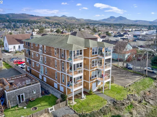 224 N Holladay Dr Unit 301, Seaside, OR 97138