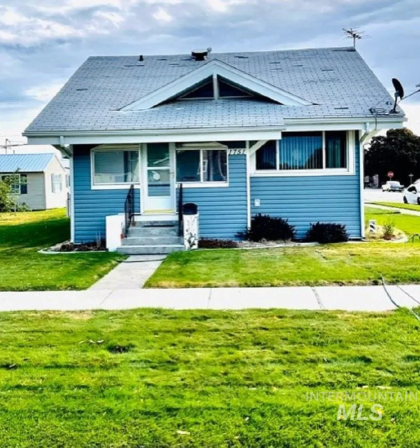 1751 Oakley Ave, Burley, ID 83318 | Zillow