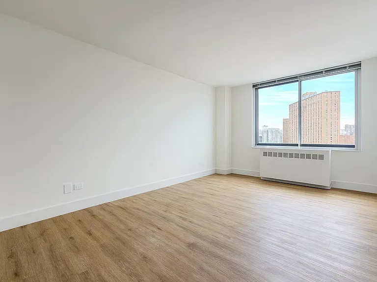 1735 York Ave #11G — Photo 5
