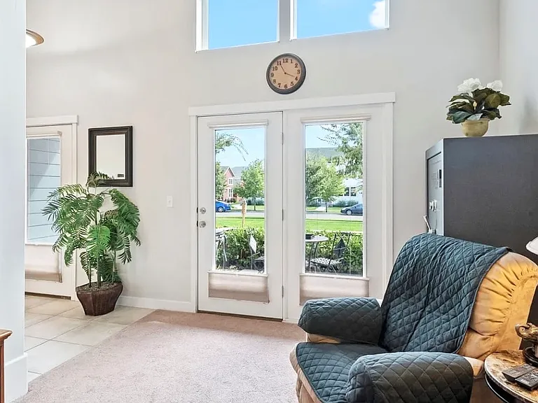 4554 W Vermillion Dr — Photo 4