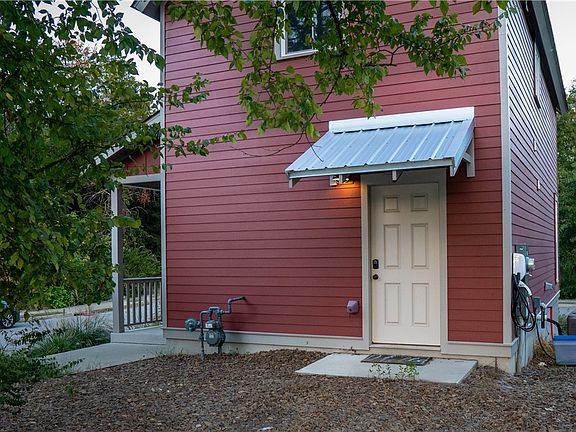 3rd image of 313 E 10th St