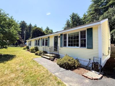 5 Santa Fe Road, Nashua, NH, 03062