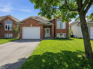 136 Courtney Cres, Welland, ON L3C 7H8
