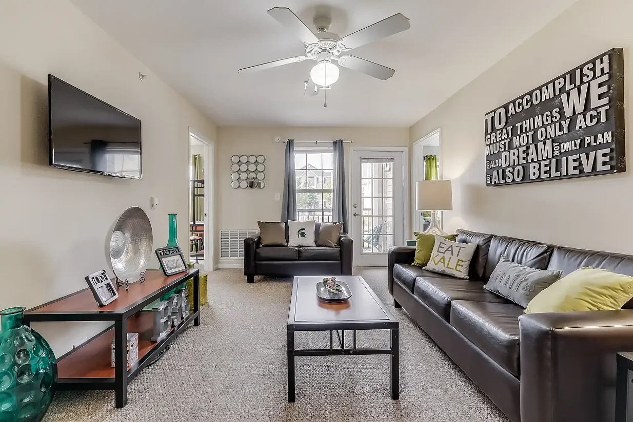 Block 36 - Student Living Priced Per Room — Photo 2