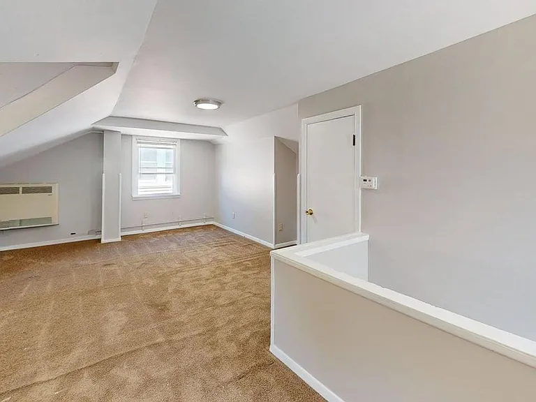 11909 Avon Ave — Photo 9
