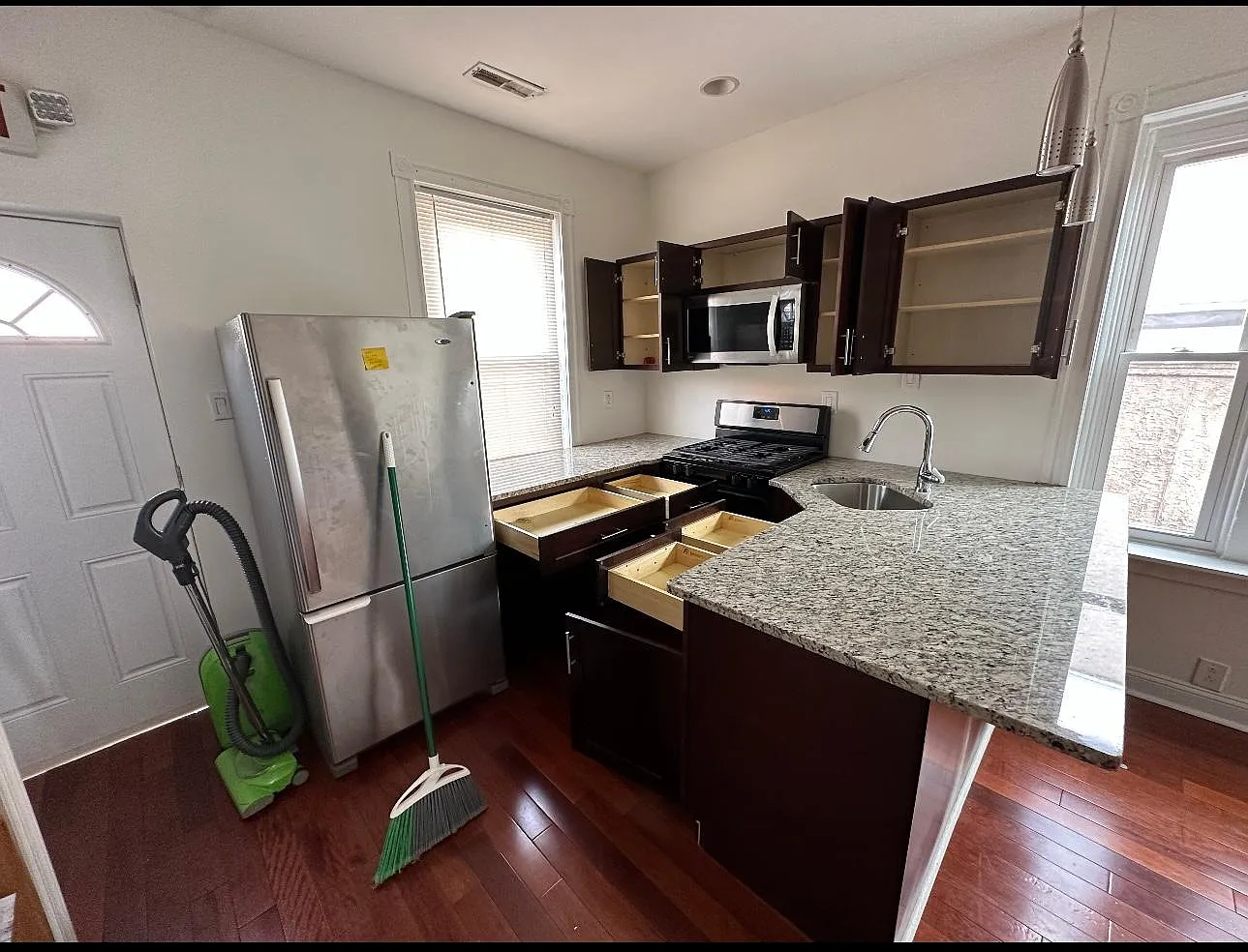 1 bed, $1,025 — Photo 1