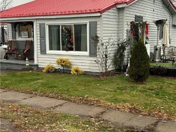 69 Long St, Mc Clellandtown, PA 15458