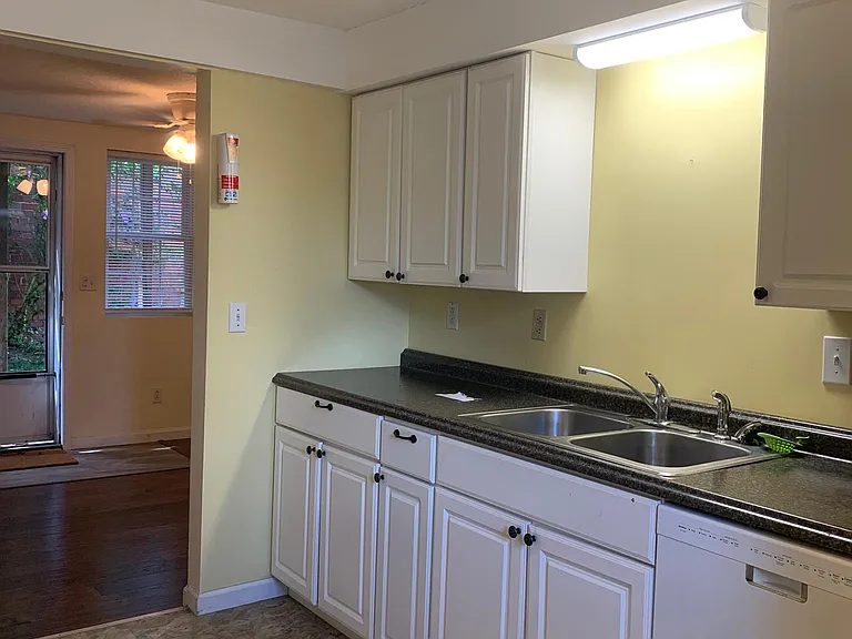 421 Cobun Ave — Photo 7