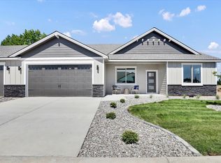 1109 N Country Club Dr APT 16, Deer Park, WA 99006