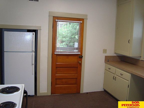 5th image of 517 W Military Ave