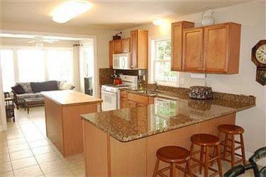 5th image of 2181 N Kirtland Pl