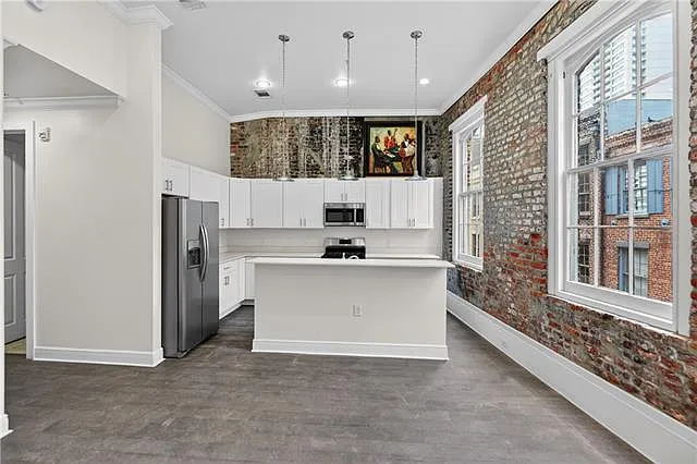 229 N Peters St #301 — Photo 4