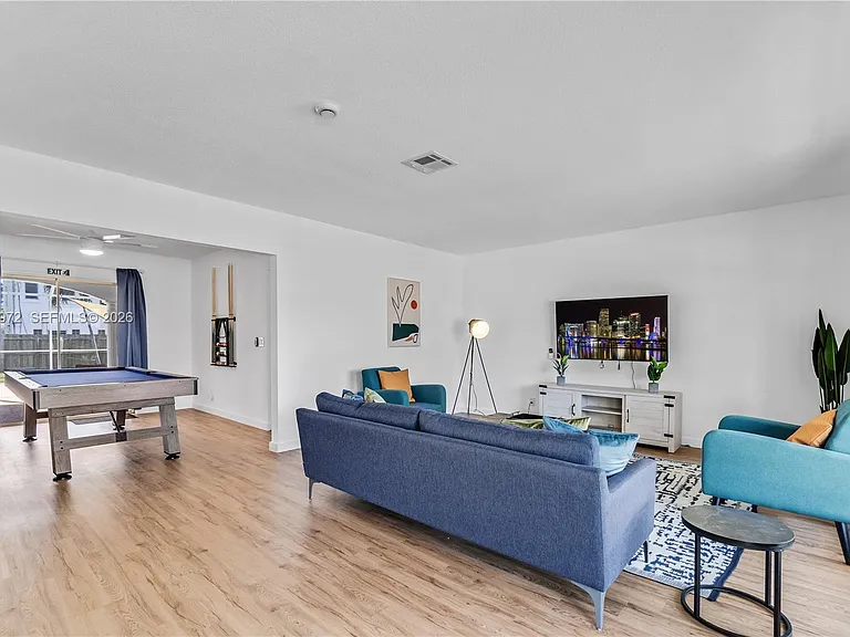 816 Polk St — Photo 12