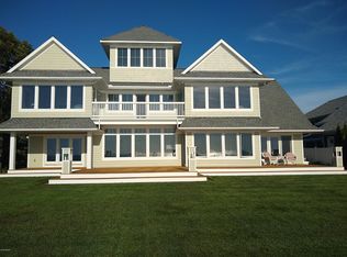 17080 Lakeshore Hills Dr, West Olive, MI 49460