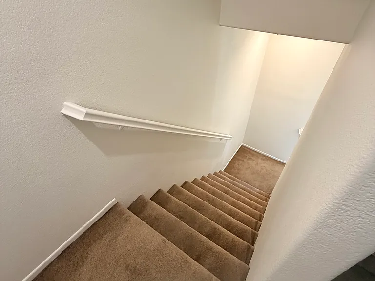 1115 Armstrong Dr — Photo 20