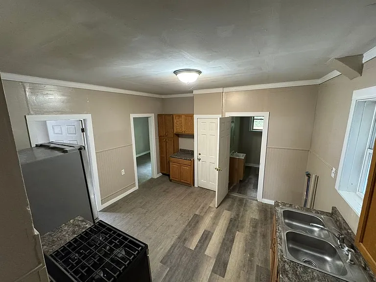 362 9th St #1 — Photo 30