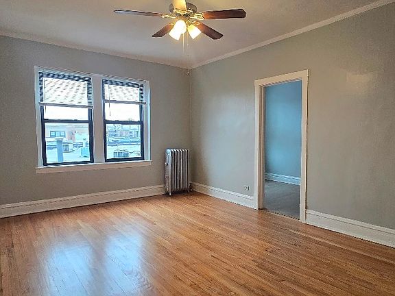 2nd image of 3214 W Montrose Ave #305