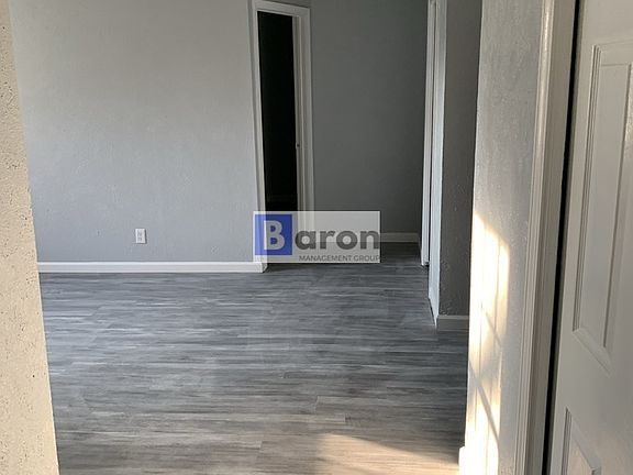 5th image of 3202 Mishawaka Ave #C