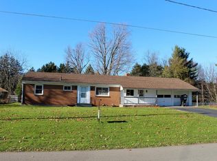 715 Edgeworth St, Jenison, MI 49428