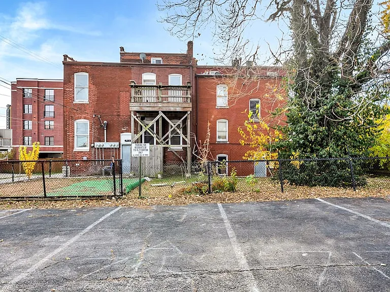 713 Barton St #ID1031858P — Photo 11