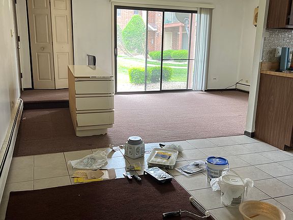 5th image of 15718 Lake Dr #1