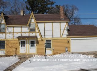 8755 Belding Rd NE APT 01, Rockford, MI 49341