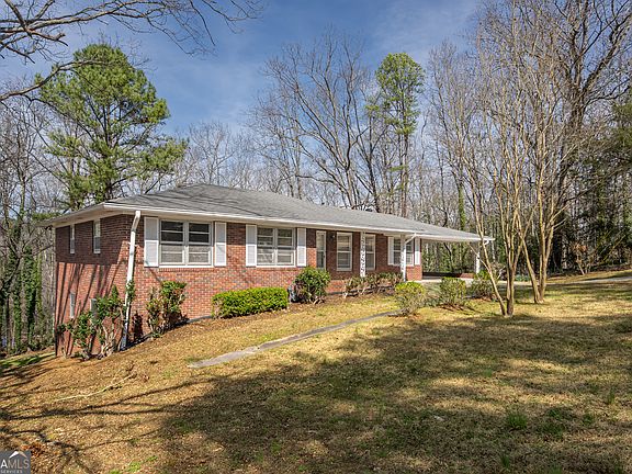 3rd image of 33 Summit Dr SE