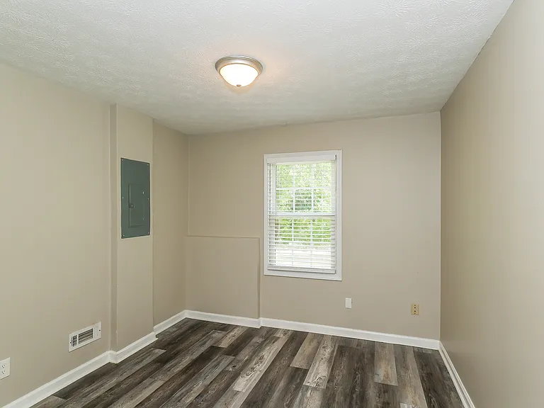 106 Mallard Dr — Photo 6