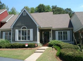 35 Vernon Glen Ct, Sandy Springs, GA 30338