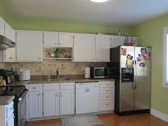 3rd image of 73 Twin Lakes Dr