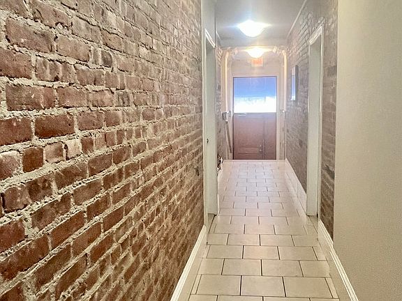 3rd image of 325 Baldwin Ave APT 3