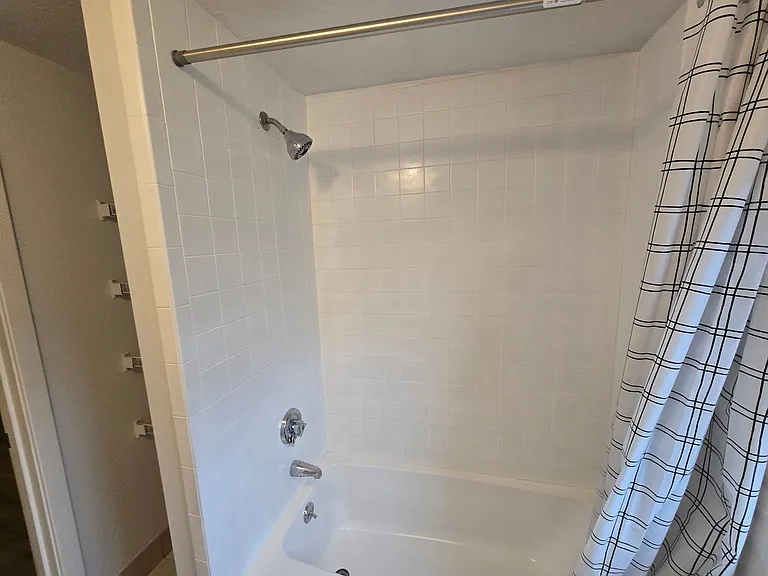 362-364 East St #301 — Photo 8