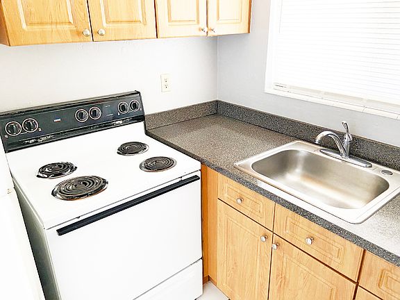 2nd image of 1958 Liberty St #10932371