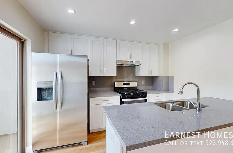 310 N 3rd St #B — Photo 9
