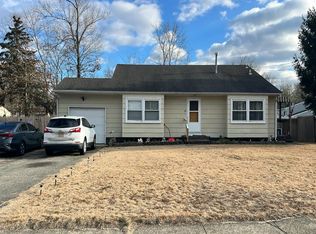 8 Sumner Ave, Toms River, NJ 08755