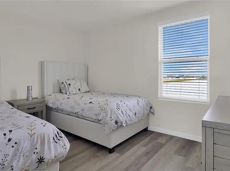 5546 Logan Cave Ave — Photo 19