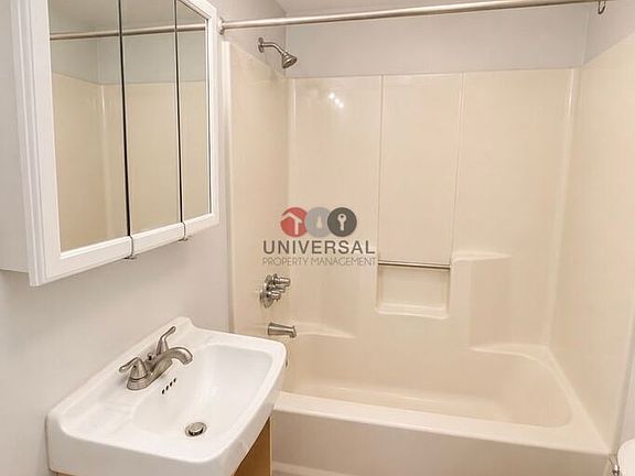 4th image of 96 Winter St #A