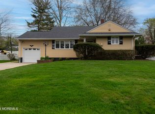 6 Mayfair Rd, Holmdel, NJ 07733