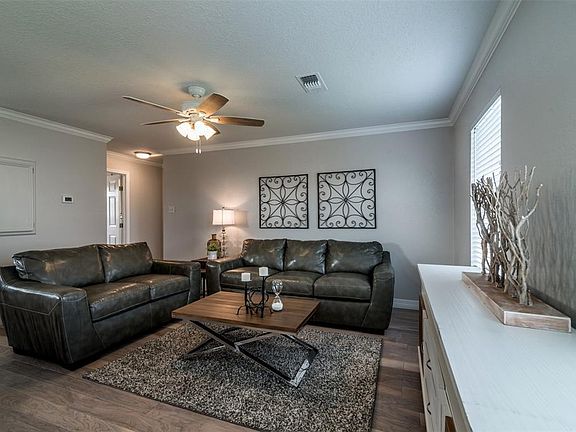 5th image of 1522 Bay Meadows Dr
