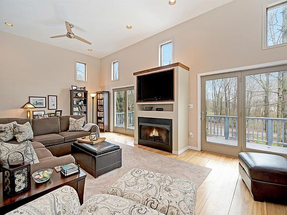 4th image of 5243 Westbury Dr