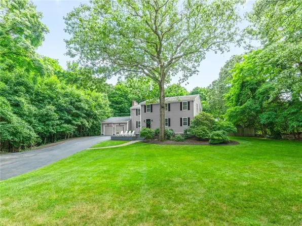 74 Stiness Dr, Warwick, RI 02886