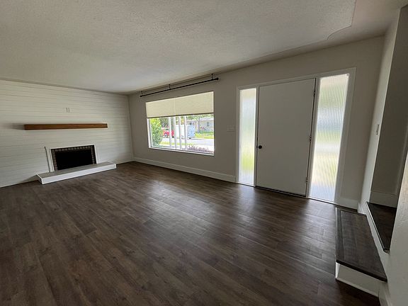 2nd image of 1575 47th Ave N