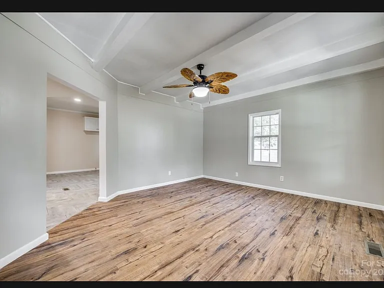 212 Price St — Photo 4