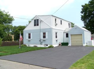 110 Hooker Rd, Bridgeport, CT 06610