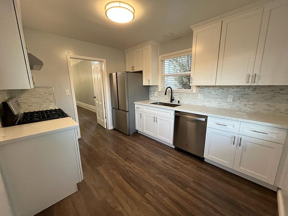 2nd image of 523 Santa Clara Ave #1/2