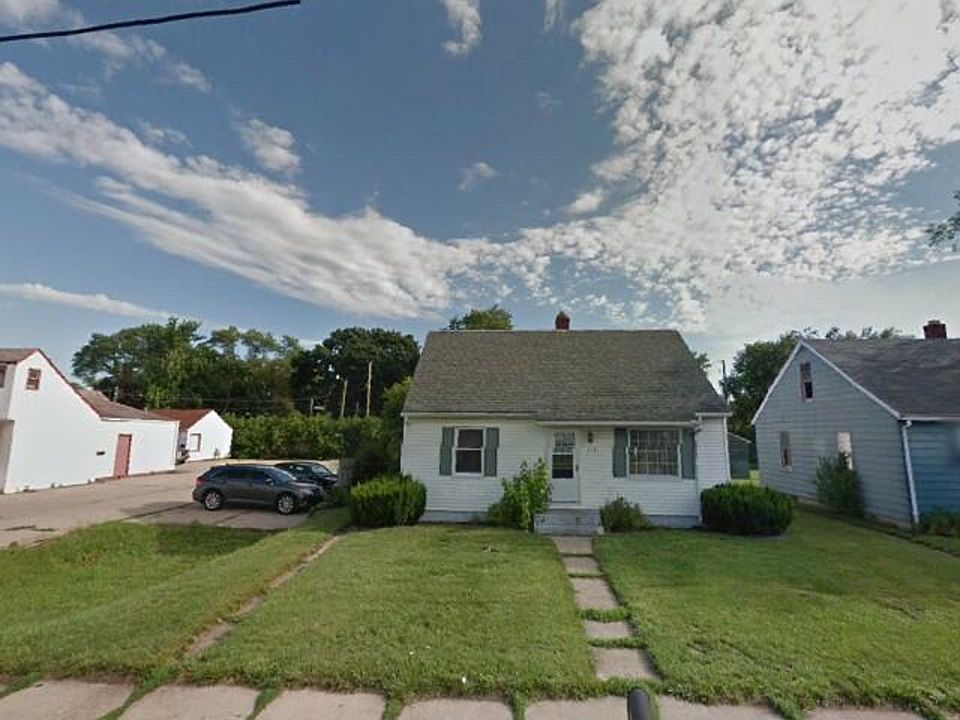 1st image of 318 W Lusher Ave