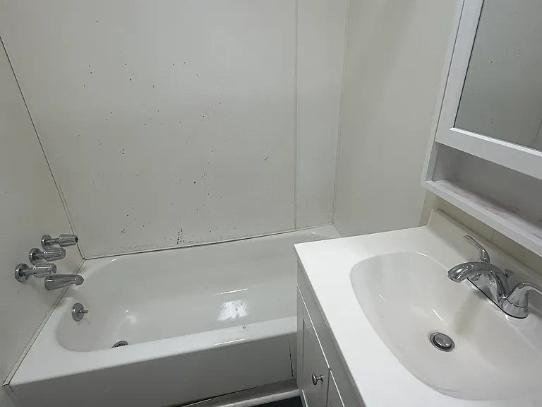 606 Church St #2 — Photo 6