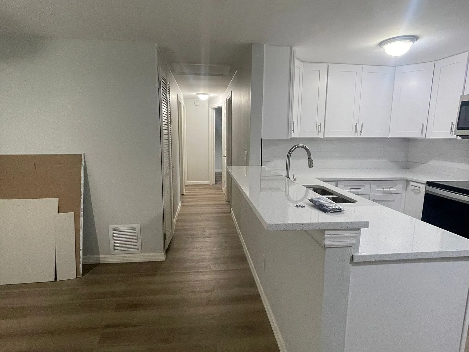 6022 W Clifton Street — Photo 3