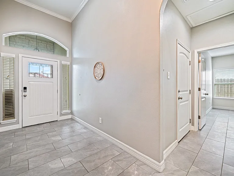 3922 Pennine Way — Photo 3