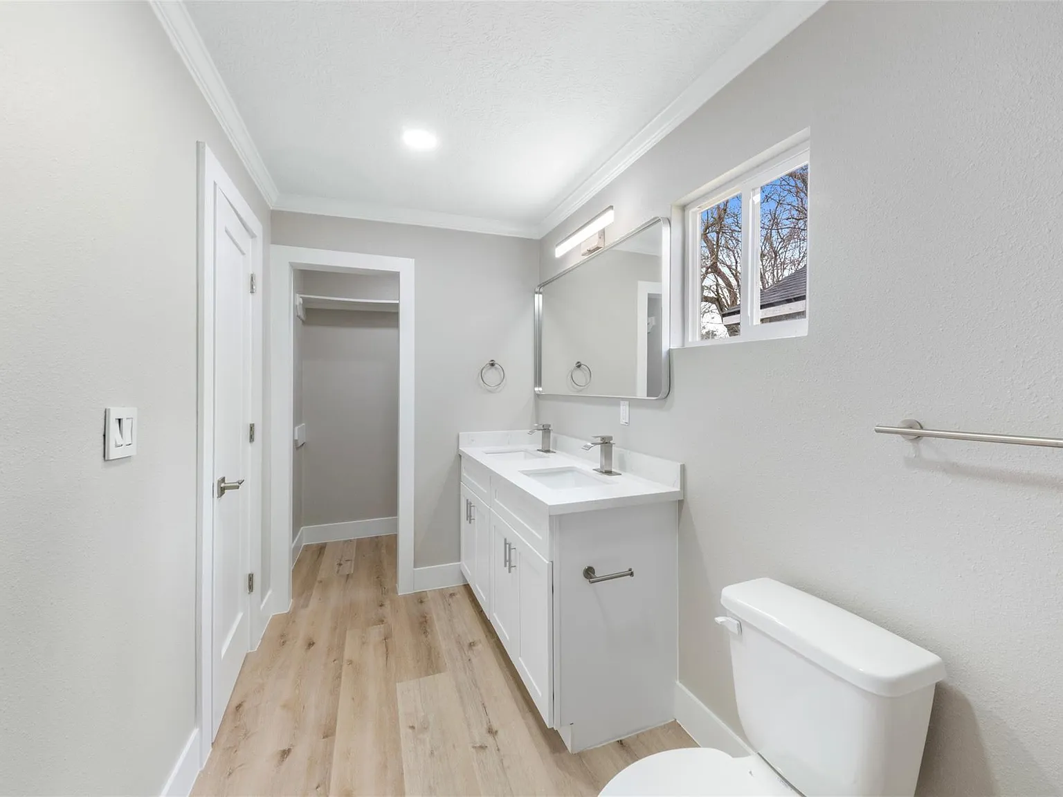 2 bed, 2.0 bath, 864 sqft, $1,375 — Photo 3